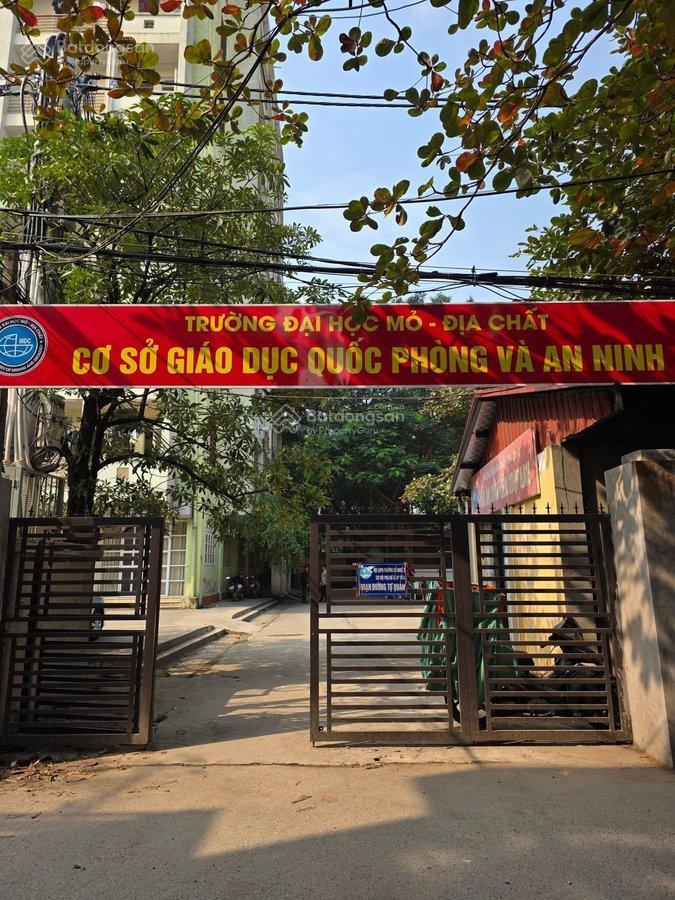 Chính chủ bán nhà cổ nhuế 2  khu tập thể đh mỏ địa chất hai mặt ngõ thông ô tô chạy vòng quanh