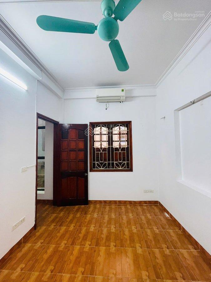 Chính chủ bán nhà cổ nhuế 2  khu tập thể đh mỏ địa chất hai mặt ngõ thông ô tô chạy vòng quanh