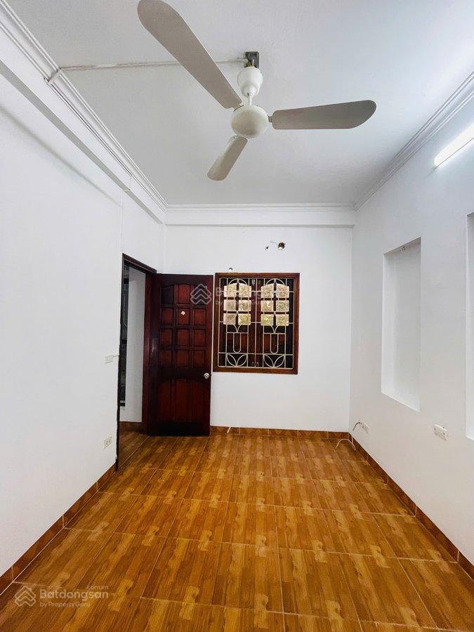 Chính chủ bán nhà cổ nhuế 2  khu tập thể đh mỏ địa chất hai mặt ngõ thông ô tô chạy vòng quanh
