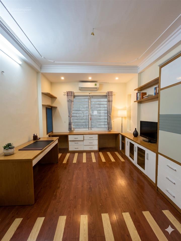 Hót, nhà 5 tầng 42m2 ở trung tâm cầu giấy chưa đến chục tỷ