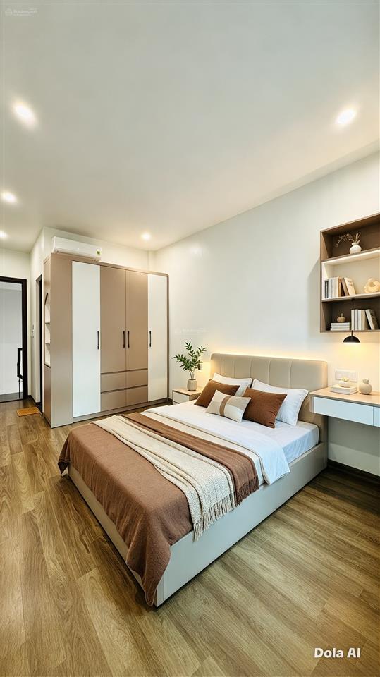 Chính chủ bán nhà dương quảng hàm  cầu giấy  32m2, 5 tầng