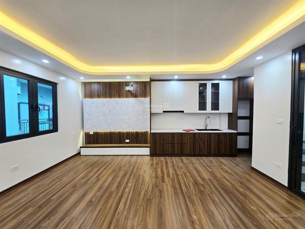 Nhà đẹp phố chùa hà  cầu giấy 6 tầng thang máy  dt 36m2, mt 5,2m