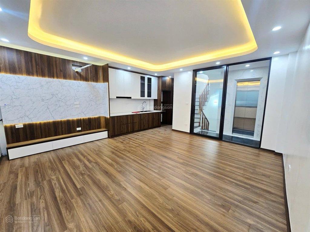Nhà đẹp phố chùa hà  cầu giấy 6 tầng thang máy  dt 36m2, mt 5,2m