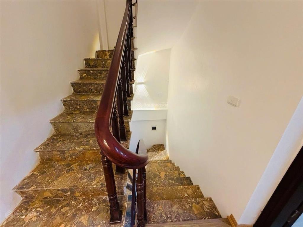 Chính chủ bán nhà phố hoàng sâm  cầu giấy  37m2x5t, mt 7,5m