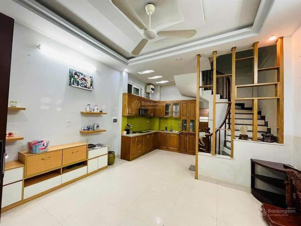 Siêu phẩm xuân thủy  trần quốc vượng  ngõ thông  gần phố gần ô tô  dt 30m2 x 5t, mt 4,8m.
