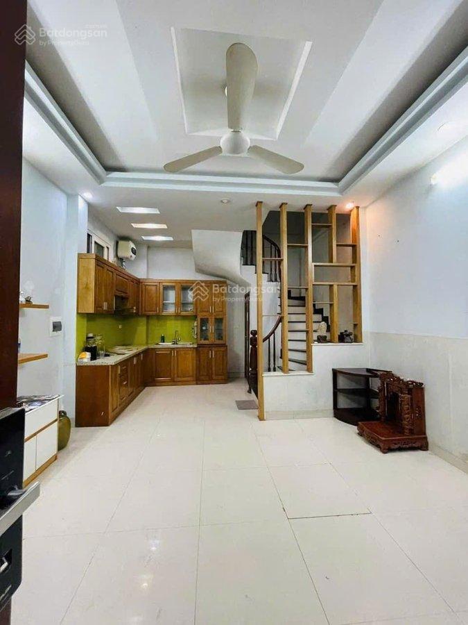 Siêu phẩm xuân thủy  trần quốc vượng  ngõ thông  gần phố gần ô tô  dt 30m2 x 5t, mt 4,8m.