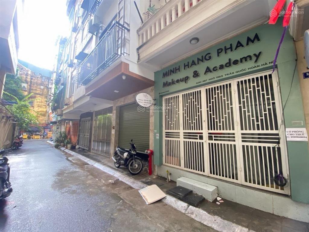 Chính chủ bán nhà trần quốc hoàn  cầu giấy  phân lô  2 mặt ngõ ô tô chạy vòng quanh
