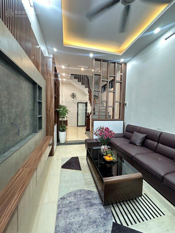 Chính chủ bán nhà trần quốc hoàn  cầu giấy  phân lô  2 mặt ngõ ô tô chạy vòng quanh