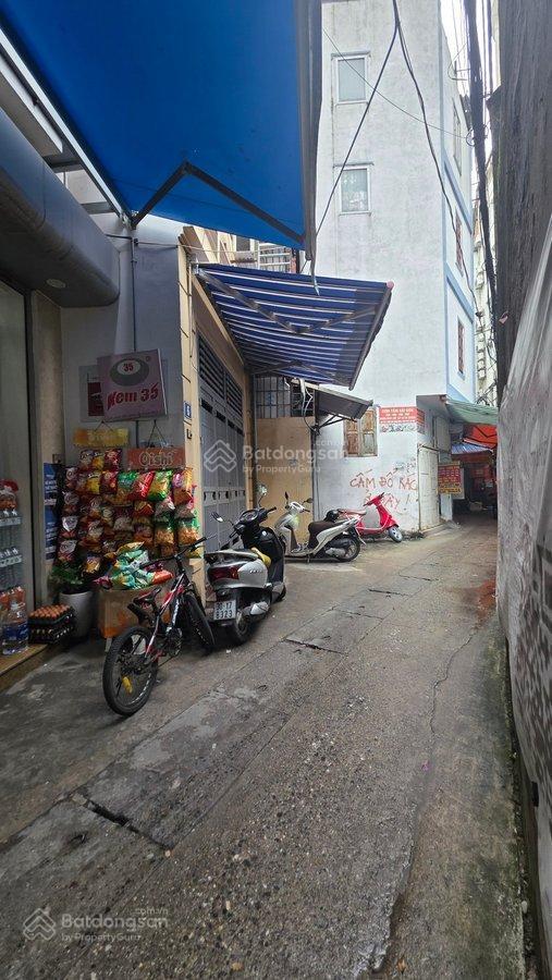Nhà phố quan hoa  cầu giấy
 mặt ngõ  thông các ngả  dt 35x5t, mt 4m
