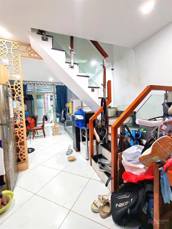 Bán nhà tân kỳ tân quý  dt 36m2 (4*9m)  2 phòng ngủ  hoàn công  hẻm 3m  chỉ 2,x tỉ
