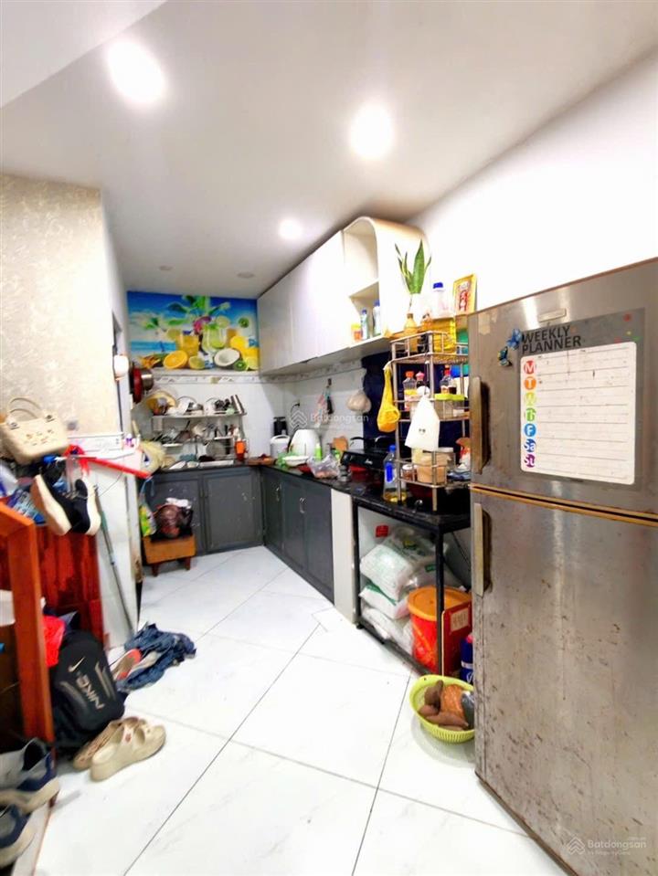 Bán nhà tân kỳ tân quý  dt 36m2 (4*9m)  2 phòng ngủ  hoàn công  hẻm 3m  chỉ 2,x tỉ