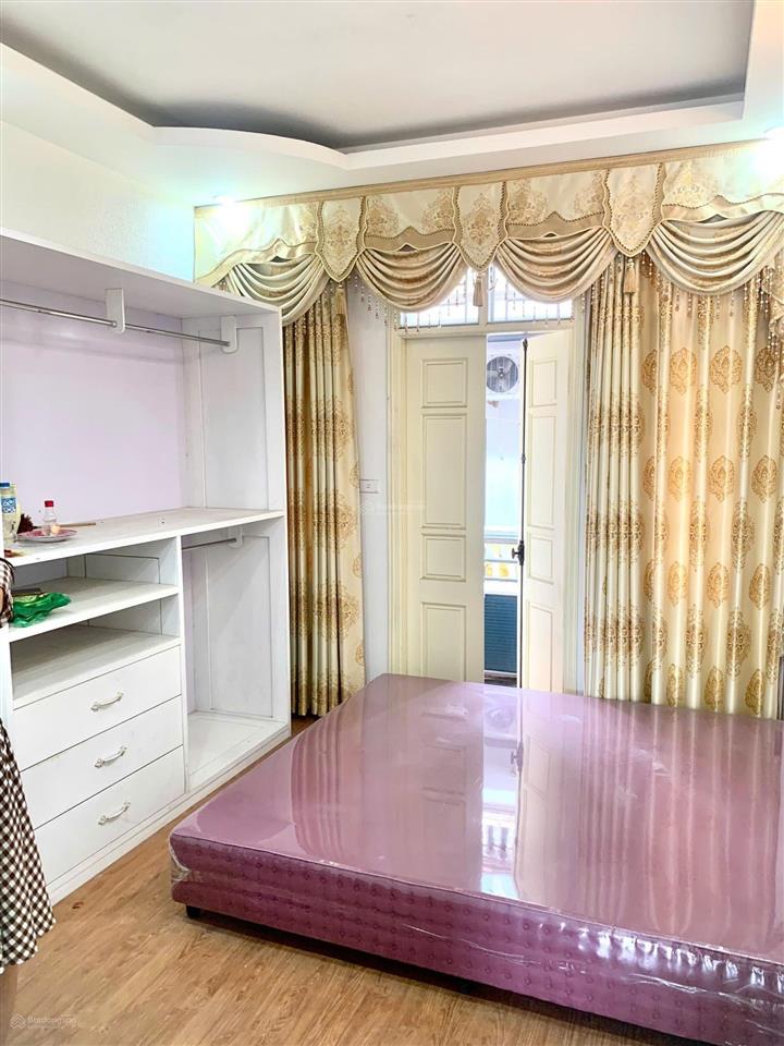 Bán nhà phố kim mã 52m 5 tầng  5 phòng, ngõ nông mặt tiền 4m giá 15 tỷ