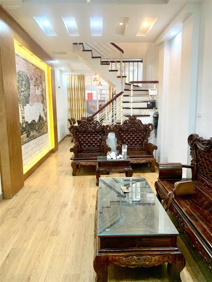 Bán nhà phố kim mã 52m 5 tầng  5 phòng, ngõ nông mặt tiền 4m giá 15 tỷ