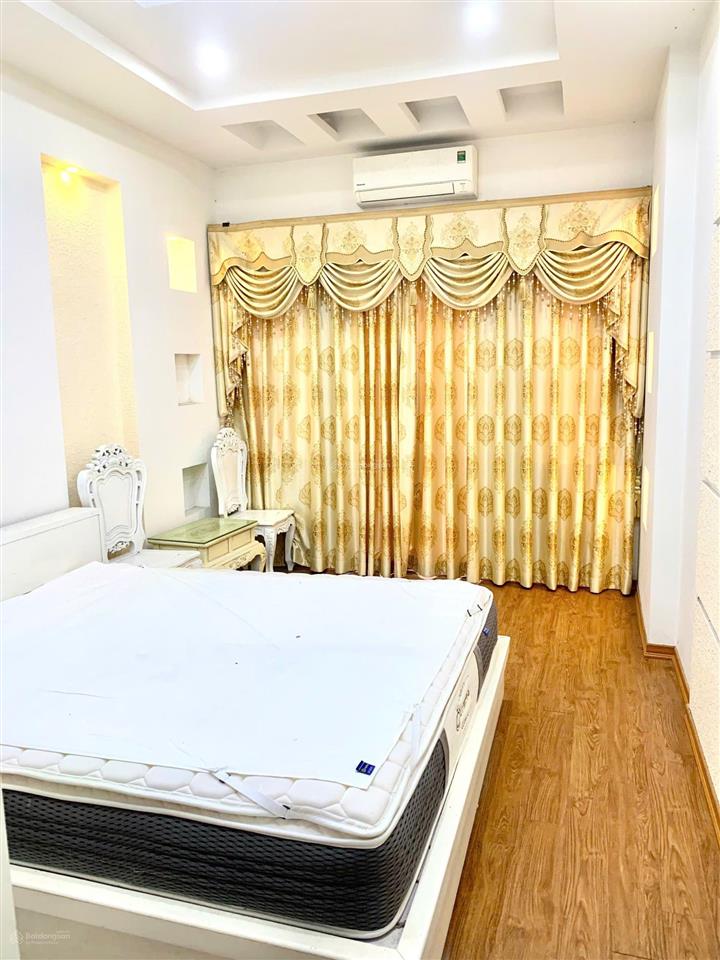 Bán nhà phố kim mã 52m 5 tầng  5 phòng, ngõ nông mặt tiền 4m giá 15 tỷ
