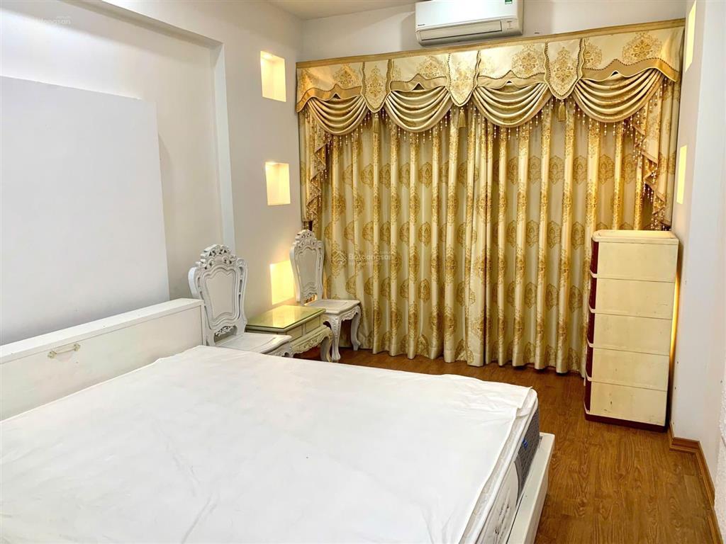 Bán nhà phố kim mã 52m 5 tầng  5 phòng, ngõ nông mặt tiền 4m giá 15 tỷ