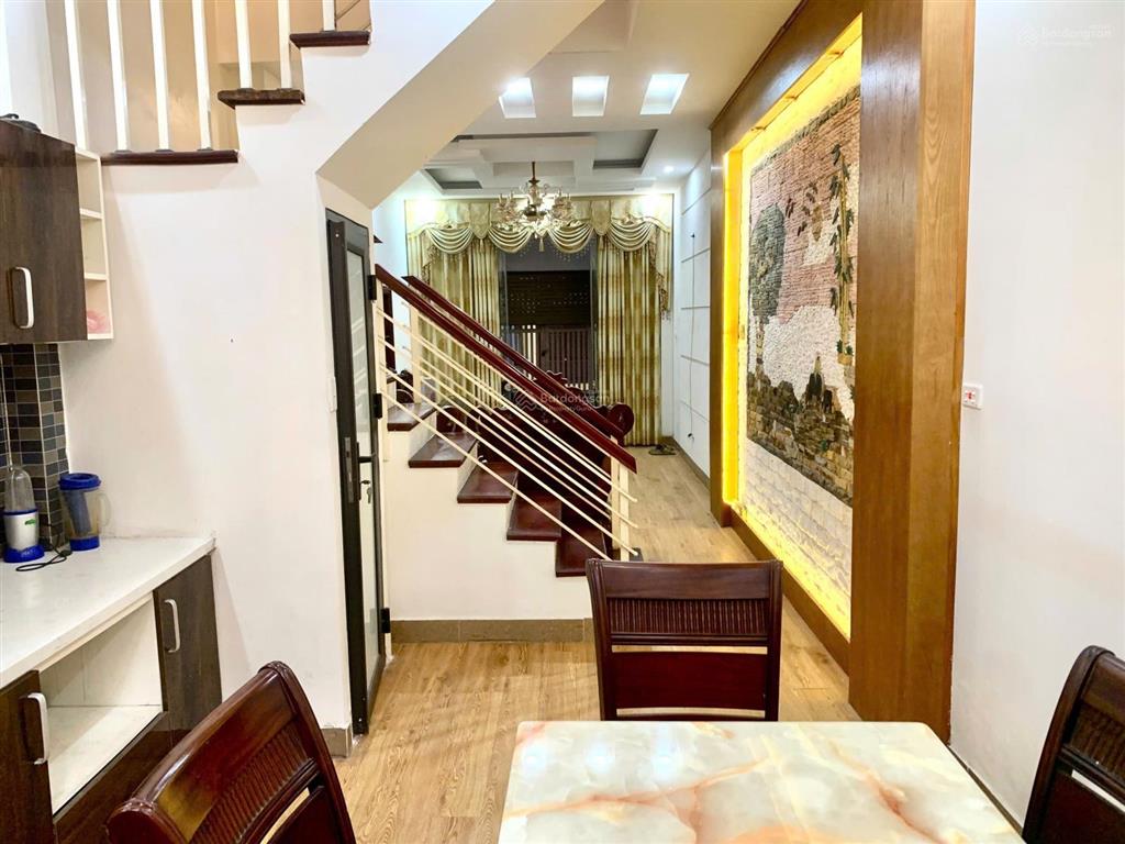 Bán nhà phố kim mã 52m 5 tầng  5 phòng, ngõ nông mặt tiền 4m giá 15 tỷ
