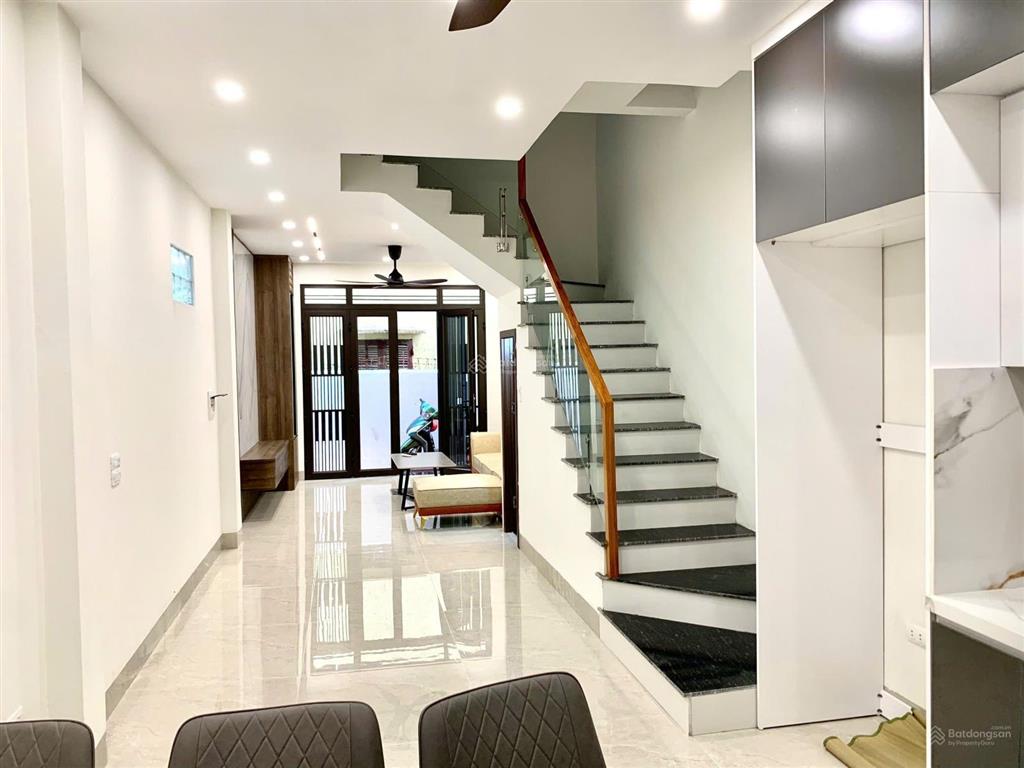 8 tỷ nhà riêng phố sài đồng long biên  51m 4 tầng  lô góc  nhà mới mt4m giá 8 tỷ