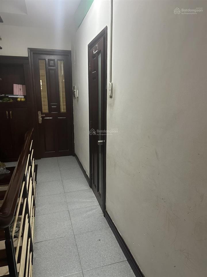 Giảm 200tr  bán gấp nhà 1 trệt 2 lầu đường lê văn sỹ, tân bình hẻm ô tô, shr giá 8,4 tỷ(tl)