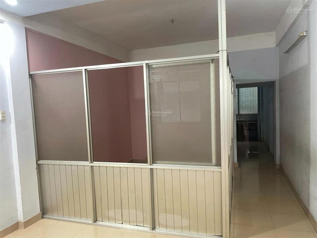 Giảm sâu 400tr bán chung cư trần quang diệu, p13, q3  nhà trống, sổ hồng đầy đủ  giá 2,45 tỷ