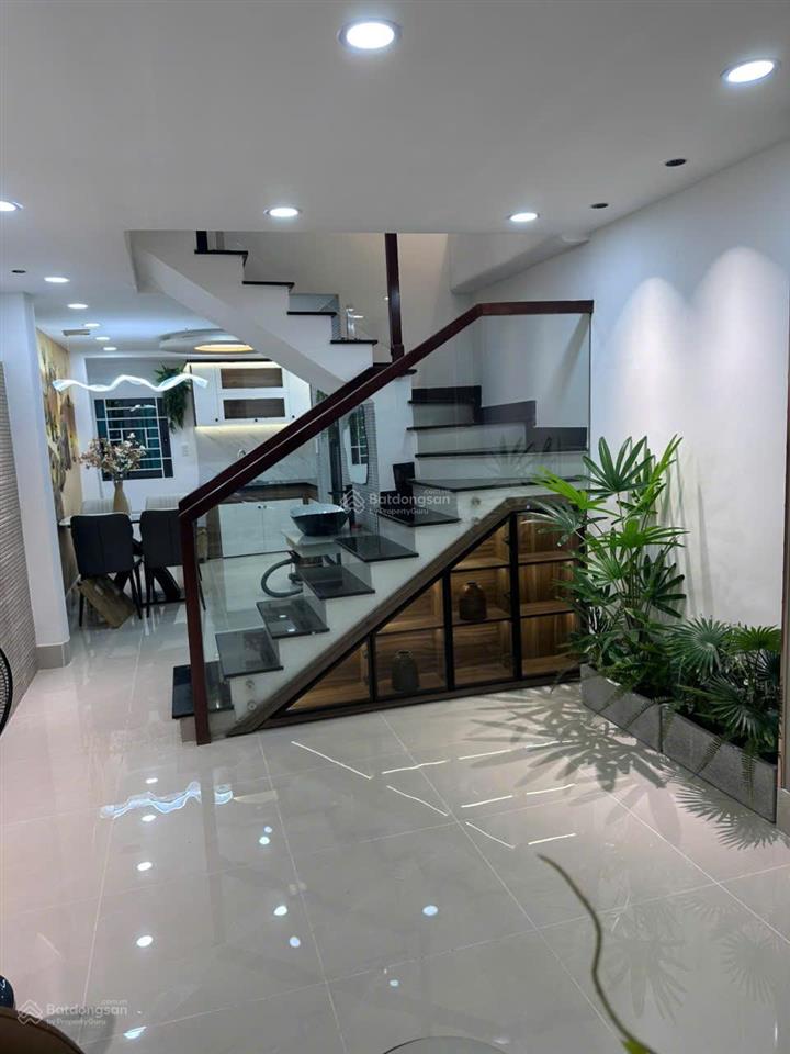 Giảm 1,4 tỷ nhà đẹp 4pn đường số 4, gò vấp  sổ vuông vức  giá 5,6 tỷ bl