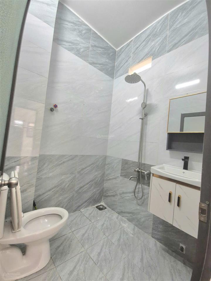 Chủ gấp bán nhà hẻm xe hơi 6m, dtsd 120m2, 3 tầng btct  sổ a4 vuông vức  giá chỉ 4,89 tỷ