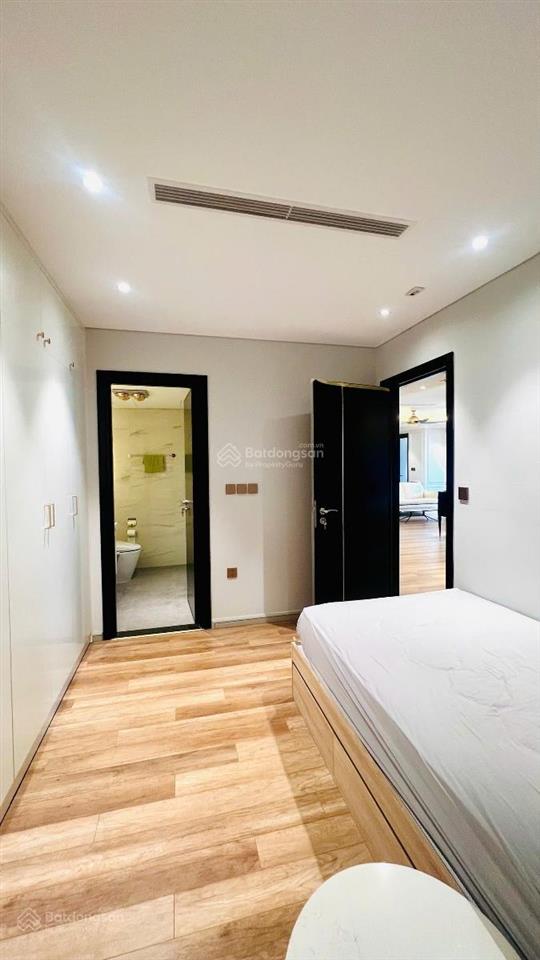 Bán căn hộ chung cư b6 giảng võ golden amor diện tích 105m², 3 phòng ngủ nhà đẹp ở ngay