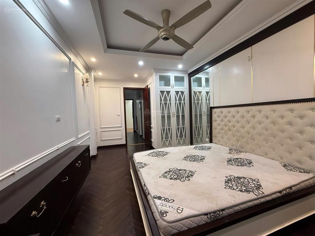 Hàng hiếm cho thuê căn hộ chưng cư 93 lò đúc diện tích 94m2, 2 phòng ngủ, 2 vệ sinh