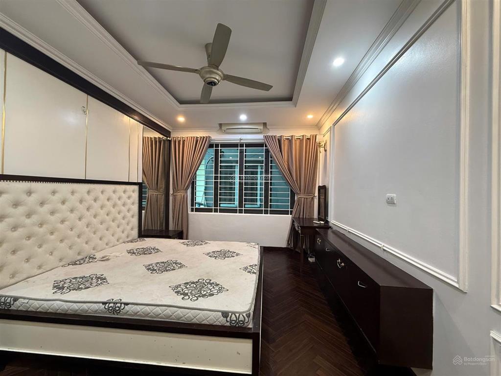 Hàng hiếm cho thuê căn hộ chưng cư 93 lò đúc diện tích 94m2, 2 phòng ngủ, 2 vệ sinh