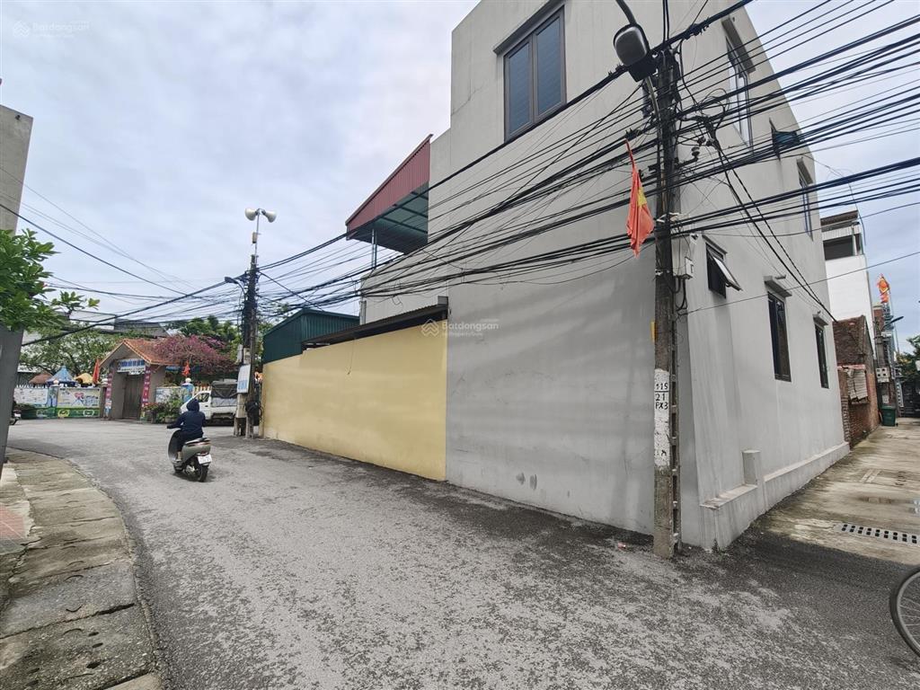 Nhà mới 2 tầng văn môn , yên phong dt lớn 82.5m nở hậu chỉ hơn 2 tỷ về ở ngay
