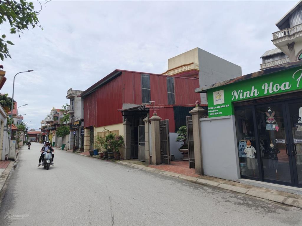 Nhà mới 2 tầng văn môn , yên phong dt lớn 82.5m nở hậu chỉ hơn 2 tỷ về ở ngay