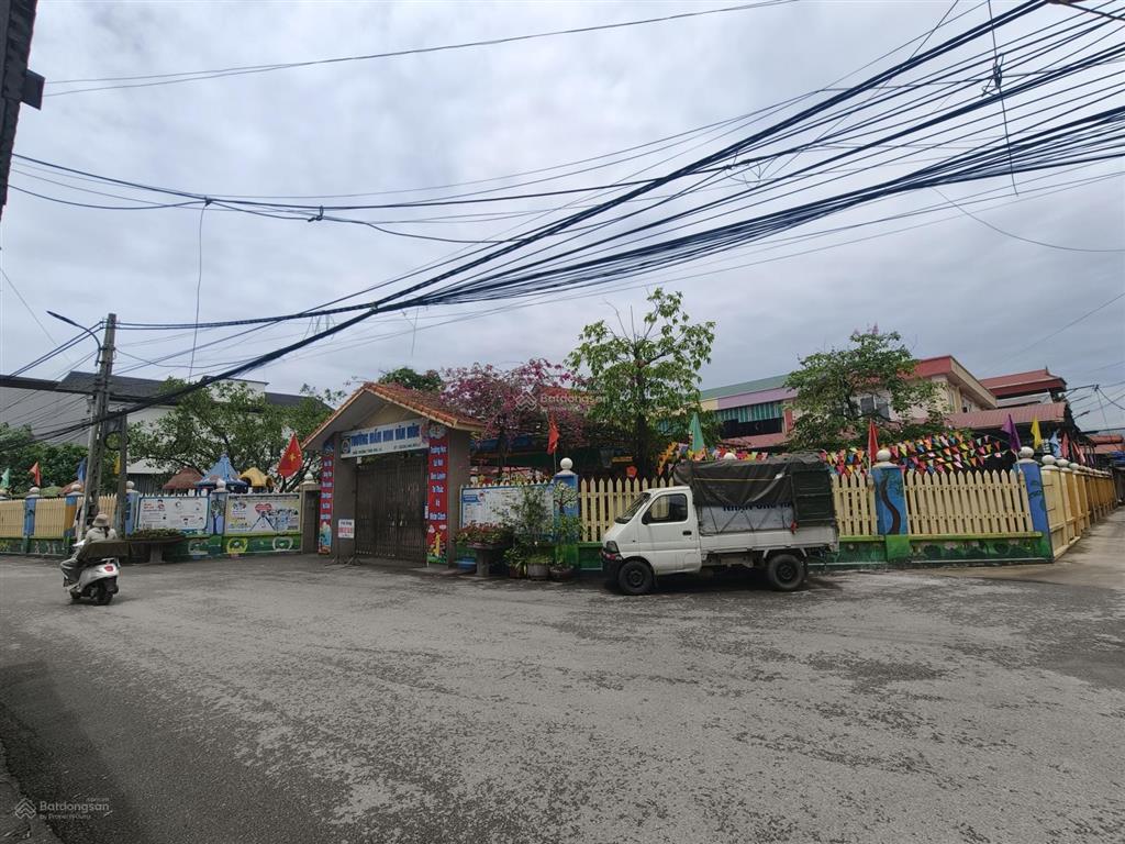 Nhà mới 2 tầng văn môn , yên phong dt lớn 82.5m nở hậu chỉ hơn 2 tỷ về ở ngay