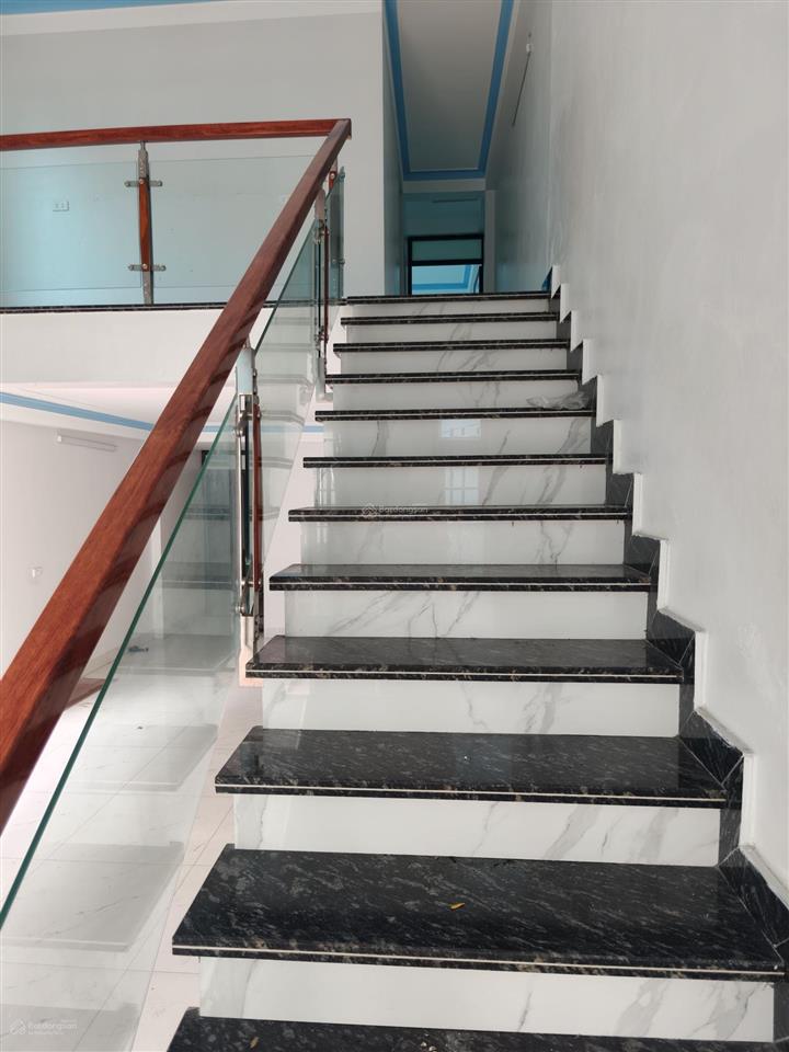 Nhà mới 2 tầng văn môn , yên phong dt lớn 82.5m nở hậu chỉ hơn 2 tỷ về ở ngay