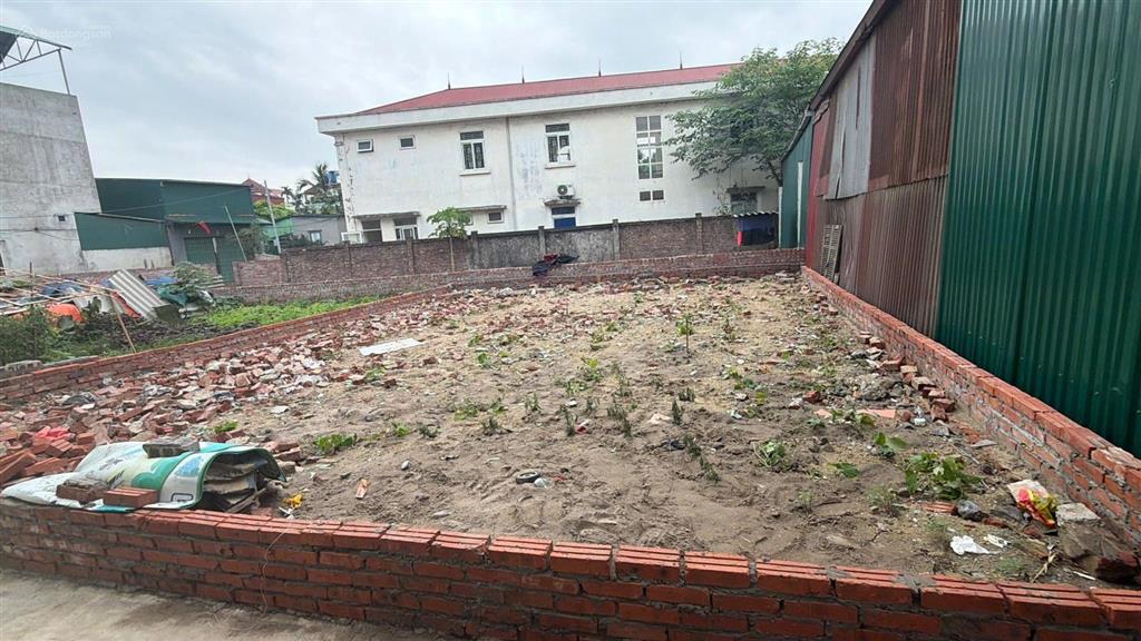 Siêu phẩm thôn tiền, yên phong, bắc ninh  100m2 giá 2.6 tỷ sát đông anh, hà nội ô tô đỗ cửa