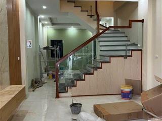 Mới kính coong nhú 2 tỷ sở hữu nhà 2,5 tầng đẹp đồng kỵ, từ sơn
