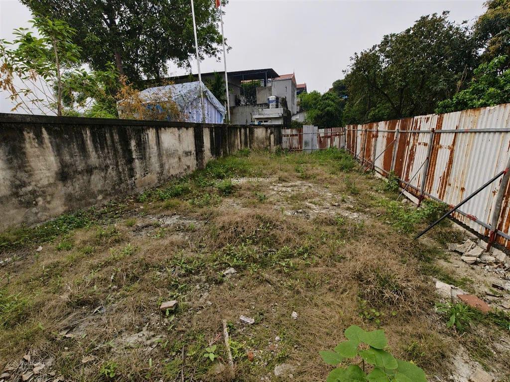 Siêu phẩm 3 mặt tiền lạc nhuế yên phong  85m2  ô tô chạy thông  1,55 tỷ