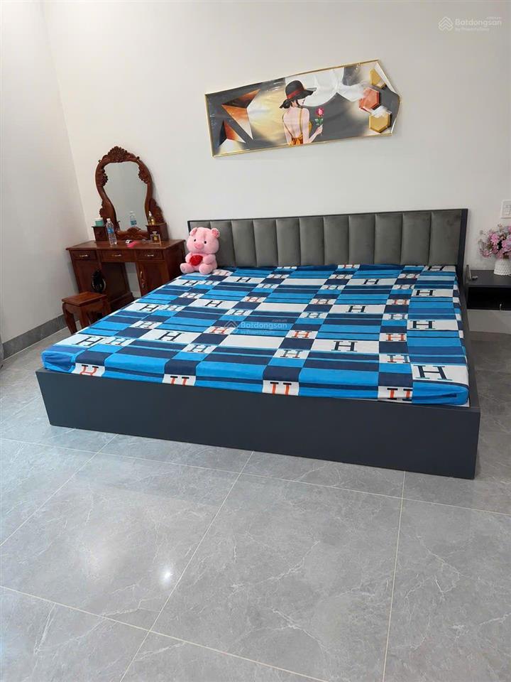 Bán nhà 3 tầng vừa xây xong sẵn về ở ngay  kđt mới thị trấn chờ, yên phong, bắc ninh  5.6 tỷ