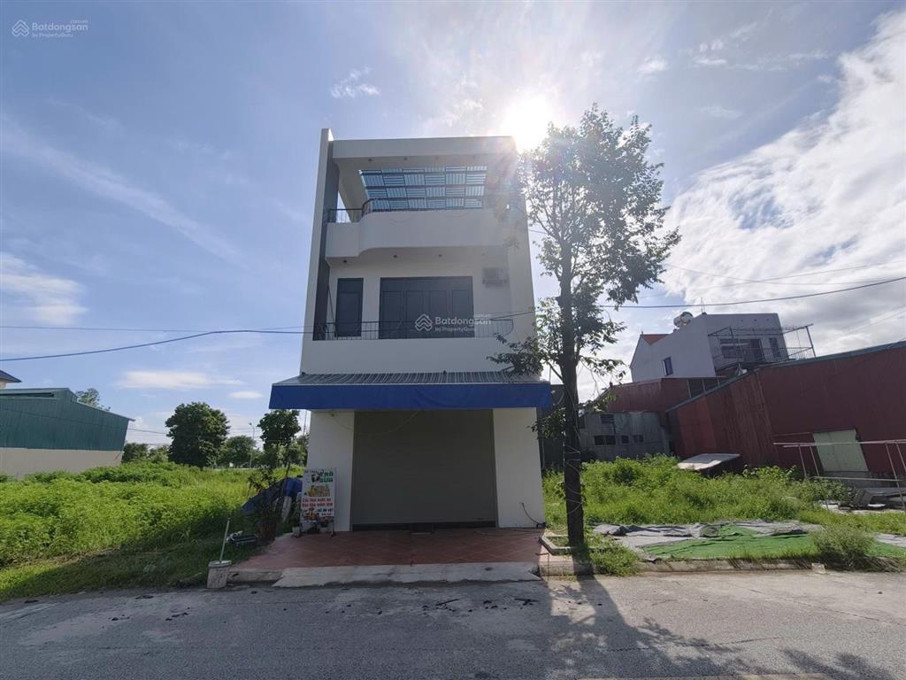 Bán nhà 3 tầng vừa xây xong sẵn về ở ngay  kđt mới thị trấn chờ, yên phong, bắc ninh  5.6 tỷ