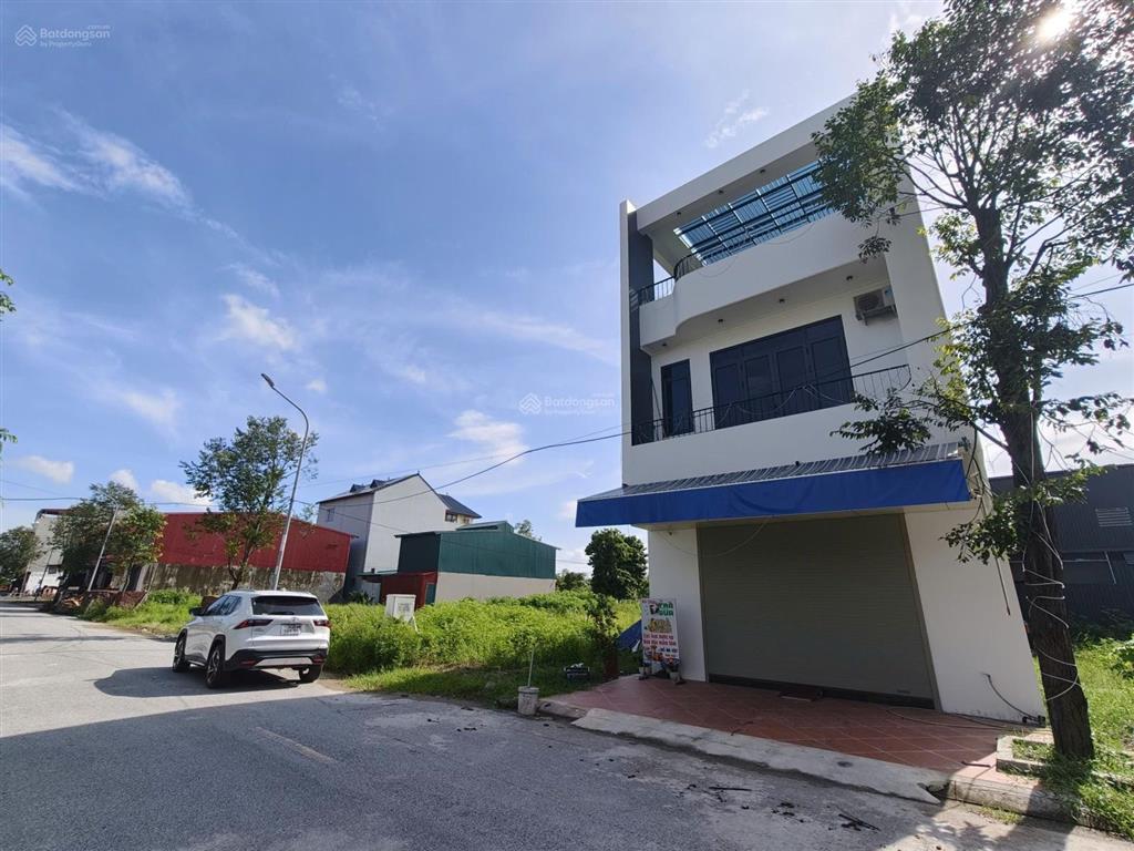 Bán nhà 3 tầng vừa xây xong sẵn về ở ngay  kđt mới thị trấn chờ, yên phong, bắc ninh  5.6 tỷ