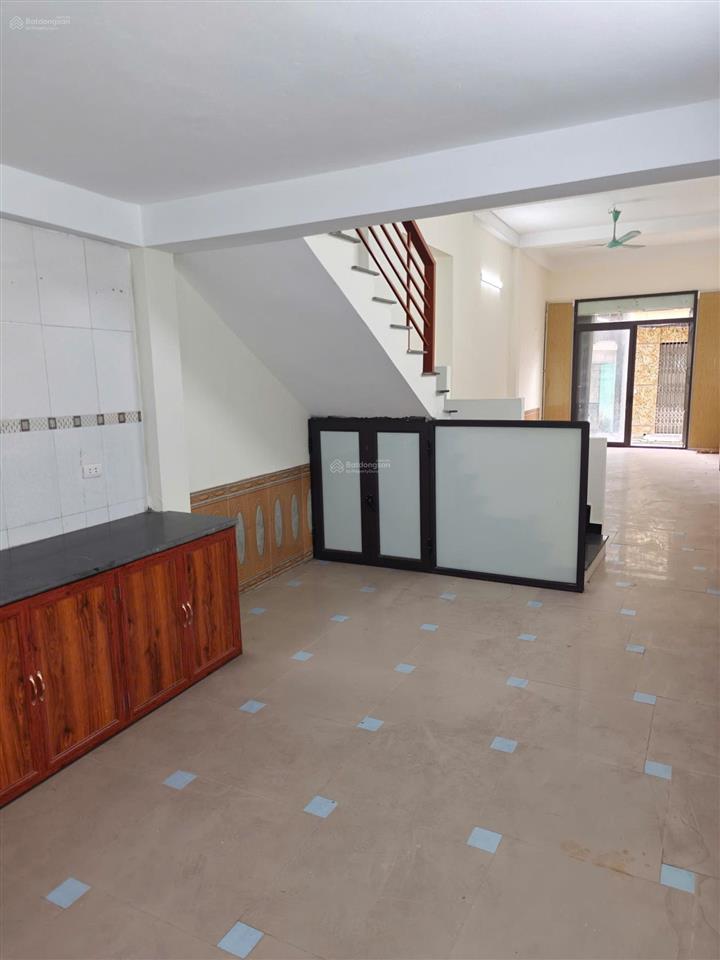 Bán nhà 3 tầng 62m2  trung tâm chợ tam sơn, từ sơn  trục chính kinh doanh  giá chỉ 5.2 tỷ