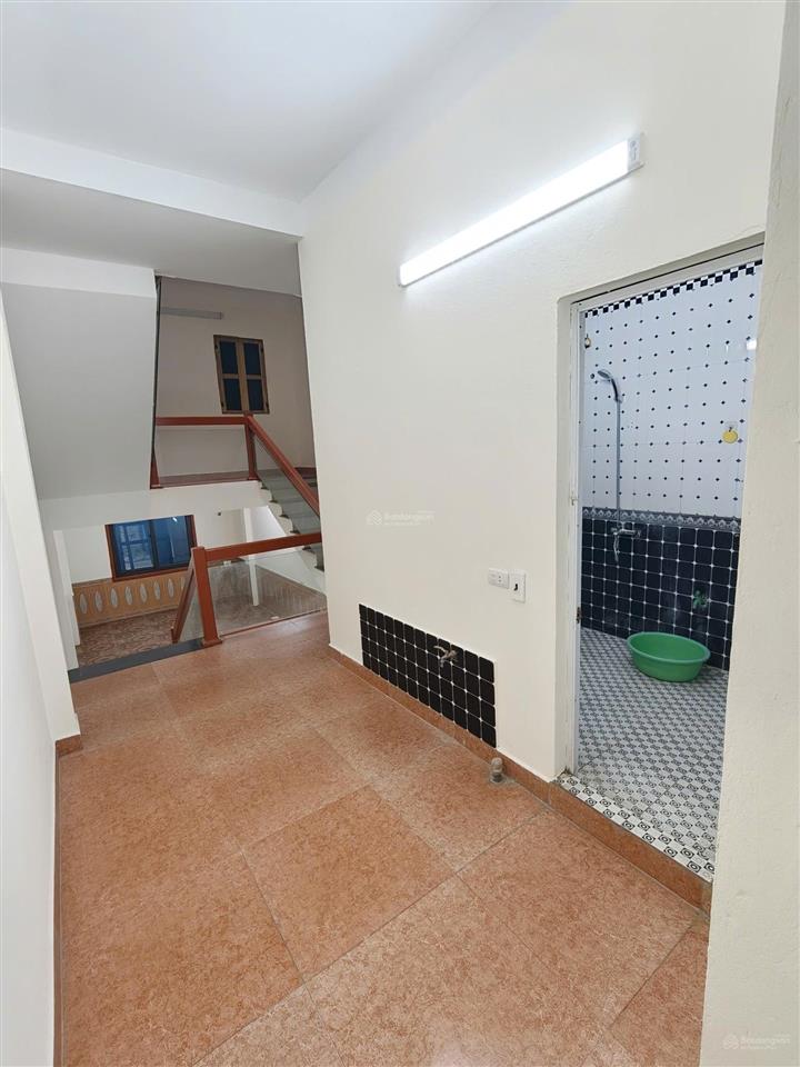 Bán nhà 3 tầng 62m2  trung tâm chợ tam sơn, từ sơn  trục chính kinh doanh  giá chỉ 5.2 tỷ