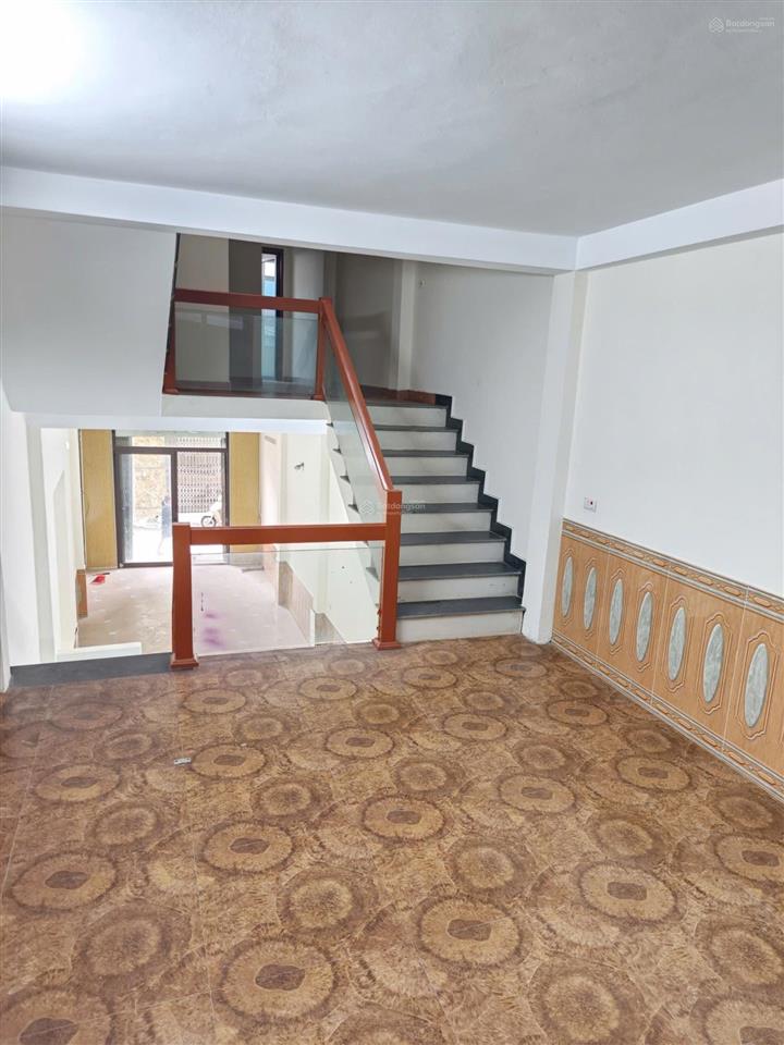 Bán nhà 3 tầng 62m2  trung tâm chợ tam sơn, từ sơn  trục chính kinh doanh  giá chỉ 5.2 tỷ