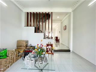 Bán nhà 3 tầng mt hẻm chính lê văn lương