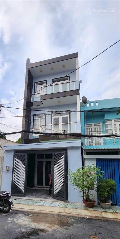 Bán nhà 4 tầng 90m, cách mt lê văn lương 50m, đường xe tải