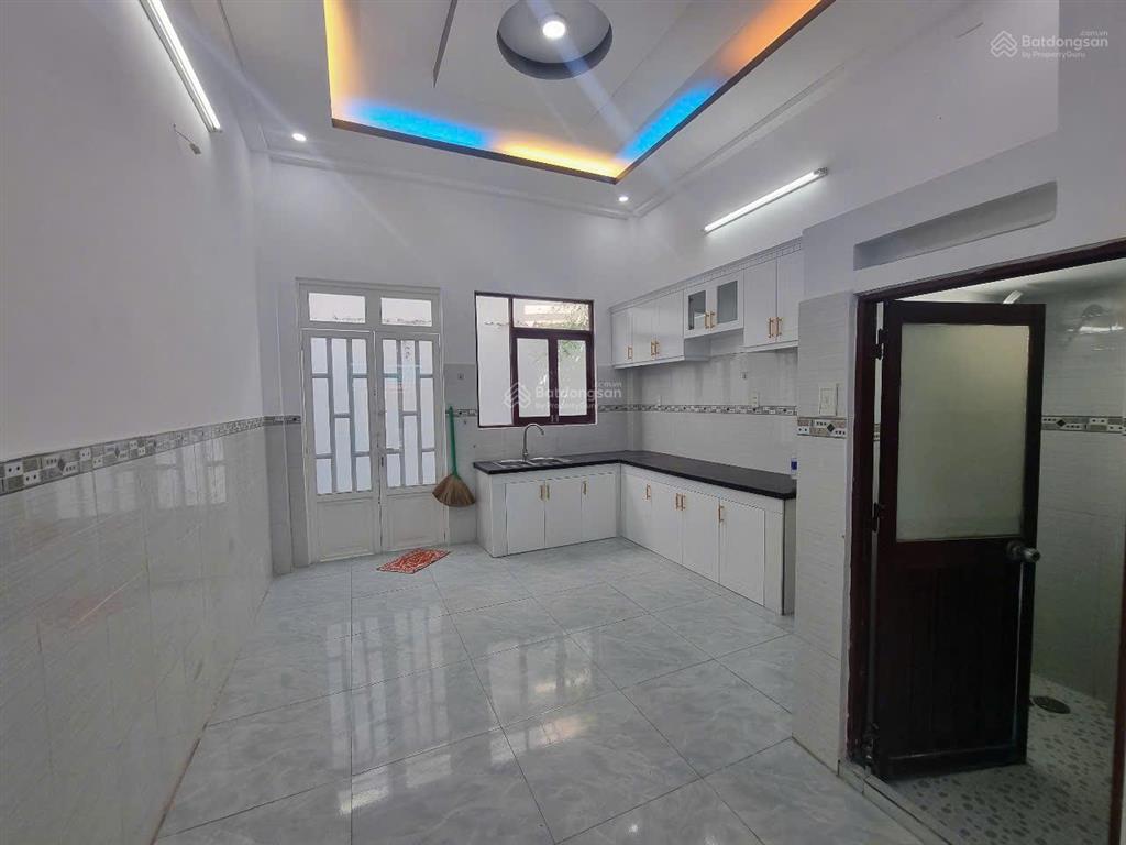 Bán nhà 3 tầng lê văn lương phước kiển giá chỉ 5,6 tỷ