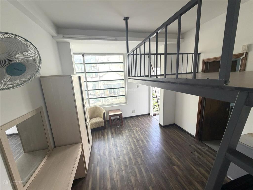 Cho thuê phòng sinh viên 20m2 có gác ban công
