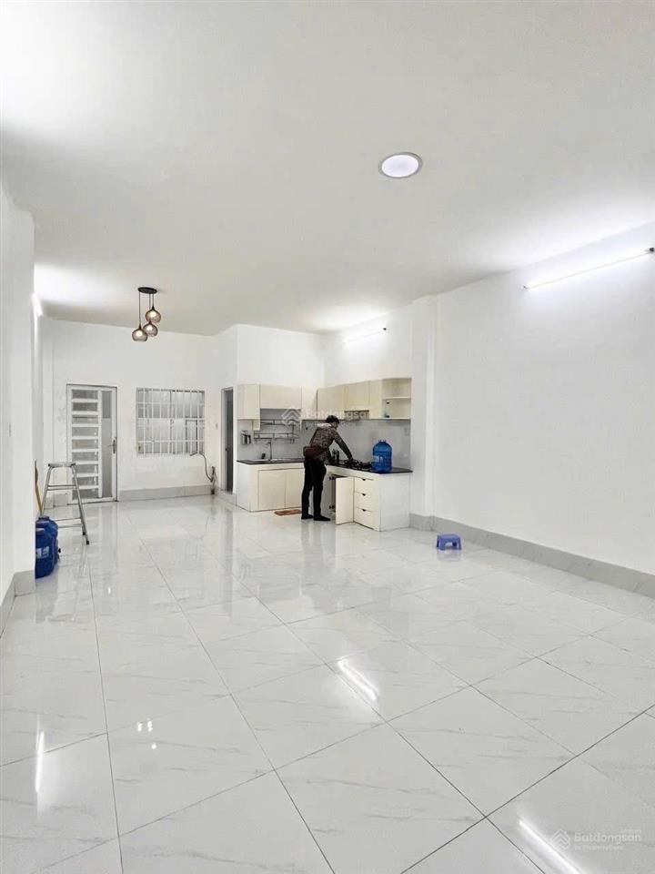 Nhà không hợp phong thuỷ  nên cần bán gấp  sát bên vòng xoay an lạc