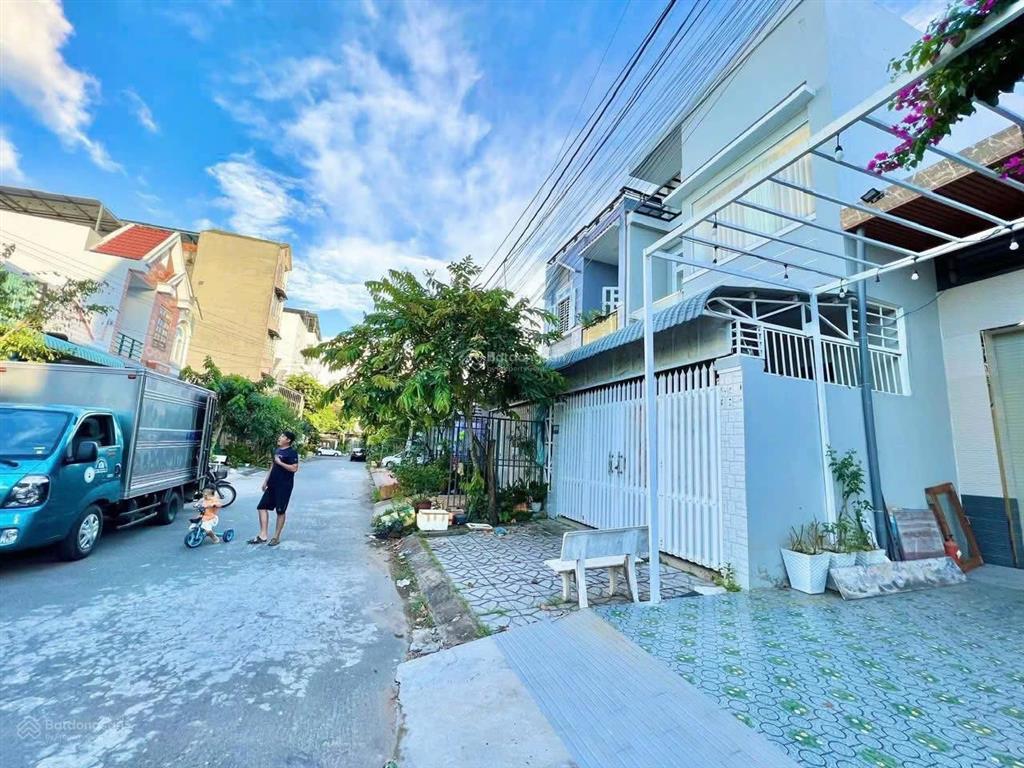 Nhà không hợp phong thuỷ  nên cần bán gấp  sát bên vòng xoay an lạc