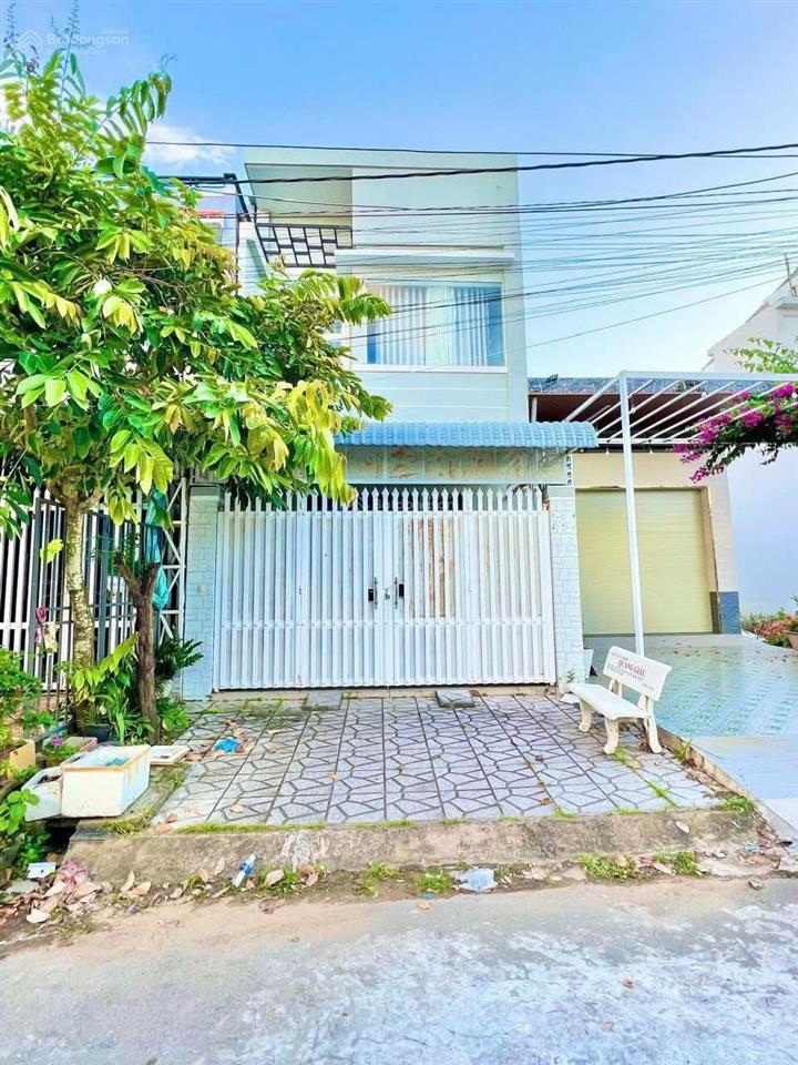 Nhà không hợp phong thuỷ  nên cần bán gấp  sát bên vòng xoay an lạc