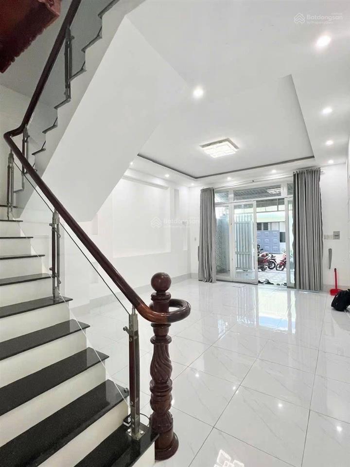 Nhà không hợp phong thuỷ  nên cần bán gấp  sát bên vòng xoay an lạc