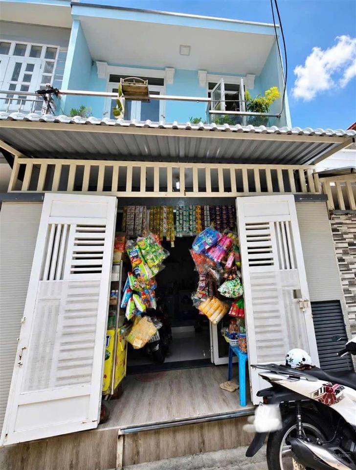 Bán gấp  gần bưu điện bình chánh  900tr